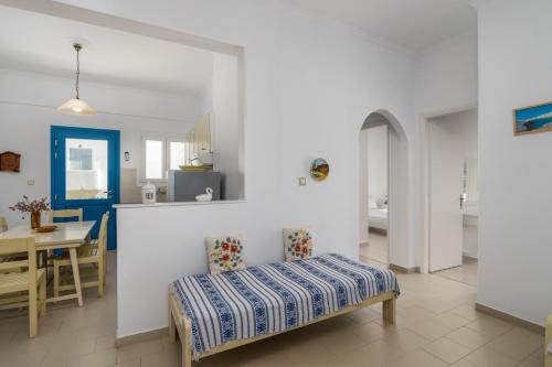 Apollon Rooms 2 – Pollonia