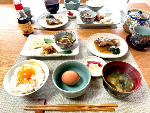 live takayama-Stay with a Rescue Dog and Local Host in Iwai