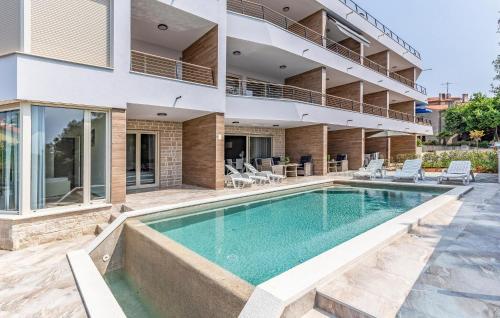 Stunning Apartment In Pula – khách sạn tại Pjescana Uvala