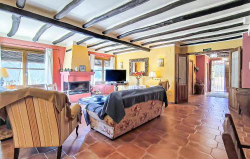 Beautiful Home In Almedinilla in Almedinilla