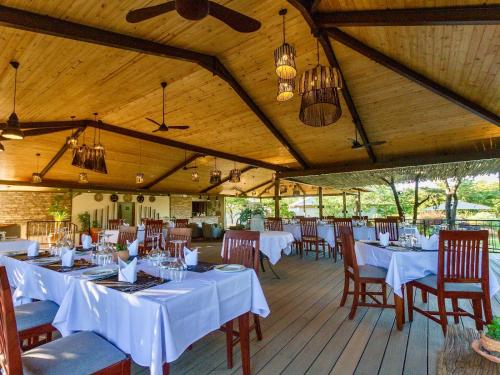 Patogumai, Insika&nbsp;Lodge in Victoria Falls