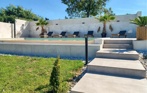 Peldbaseins, Beautiful Home In Banfi in Robadje