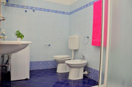 Renewed flat in a seafront building with pool, Bibione (Foto 10)
