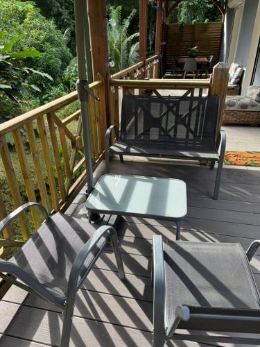 Balkons/terase, LIGHTUAL - Appartement jacuzzi privatif - 6 pers - calme - sans vis a vis - 2 ch et 1 mezzanine - 2  in Gros-Morne
