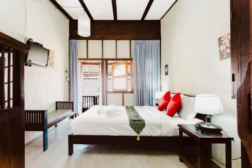 room detail thumbnail 0