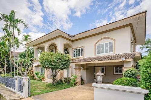 Baan M in San Phe Suea