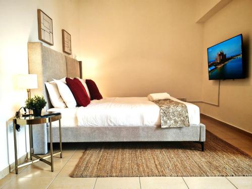 Seaside Serenity Residence Elegant 1BR Escape in Palm Jumeirah by La Buena vida holiday homes, Дубай (фото 5)