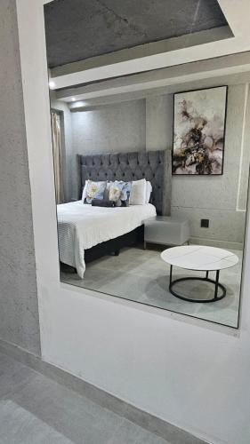 Questro Apartment Hotel in Nsikazi