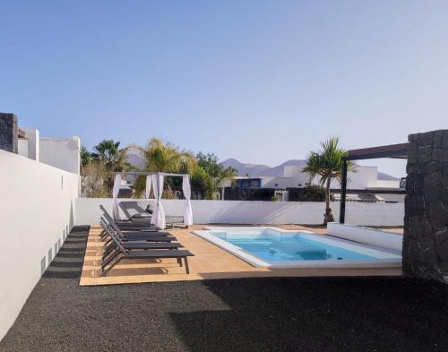 Villa Esperanza by Villalia con piscina climatizada y cama balinesa - Lanzarote