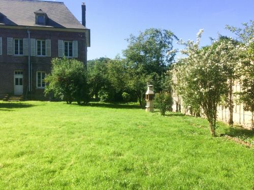 Viesnīcas āriene, Norman Manor House Near Etretat Cliffs in Canouville