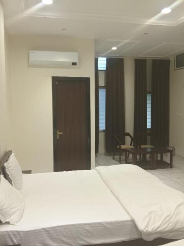 Hotel Mantara in Dhariyawad