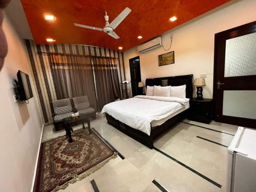 Millat Guest House F10-4, Lahore