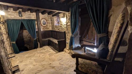 Chateau De Montmagner in Le Couret-Fariaux