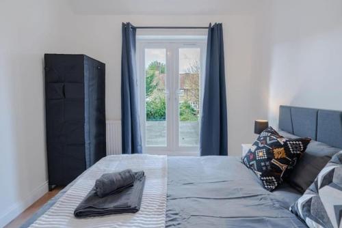 Contractor Accommodation Weekly Offers Available Free Parking and Super Fast WIFI, Londyn