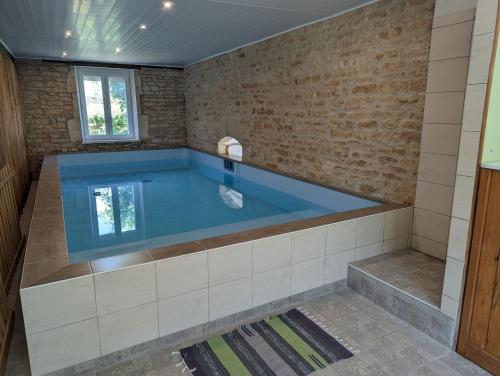Le brillant in Ecot-la-Combe