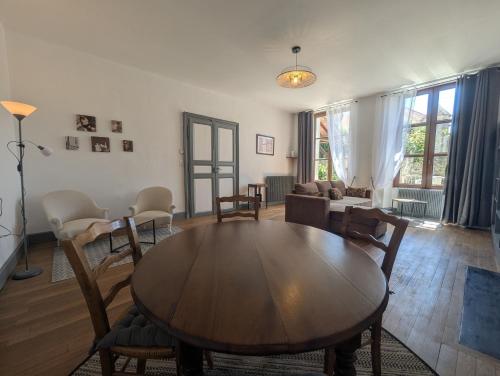 La maison d'alice in Gudmont-Villiers