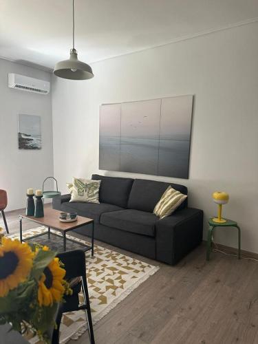 Spacious sunlit 3bd flat,2 bathroom best location! – khách sạn tại Pagrati