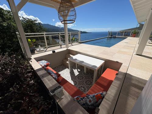 Villa Ozalee charme et élégance Vue panoramique sur la baie de Malendure et des spots de plongée (Villa Ozalee 5 etoiles charme et elegance Vue mer exceptionnelle sur la baie de Malendure et la rese) in Bouillante