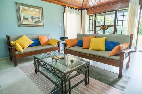 Retreat in Buzios nature and sea just a few steps away – khách sạn tại Praia Baia Formosa