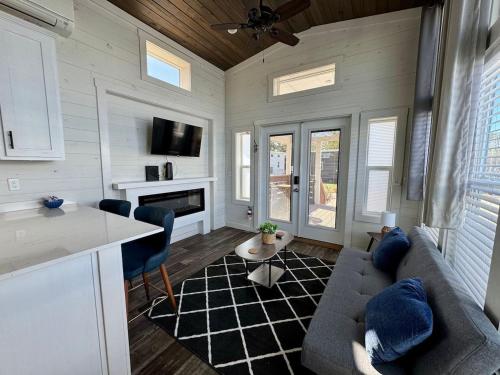 The Cozy Cloud with Pool and Hot Tub in جلينبروك