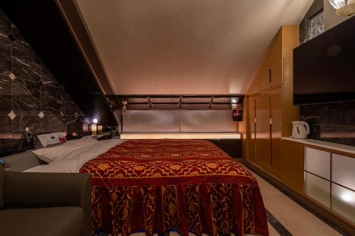 Charme Hotel, Romantic Hideaway in Central Tokyo