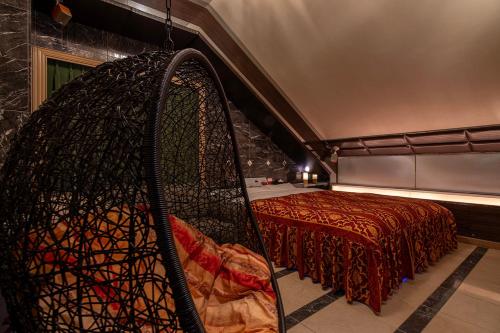 Charme Hotel, Romantic Hideaway in Central Tokyo