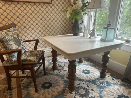 Gardenia Suite - The Belvedere Inn - image 7