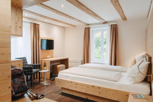 room detail thumbnail 1