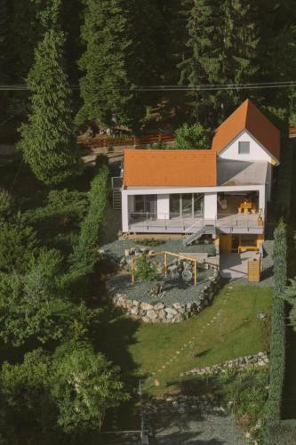 Viesnīcas āriene, Well M cottage in Velem