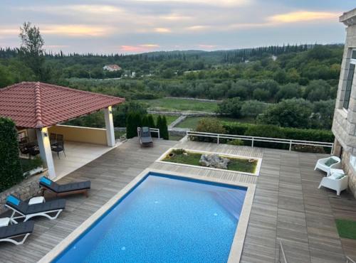 Villa Oasis Cypress - image 13