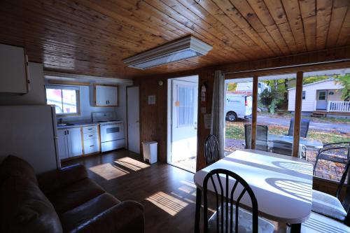 2 bedrooms, 2 beds