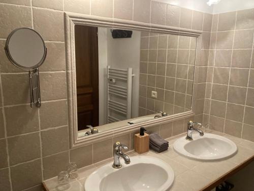 2 bedrooms, 3 beds