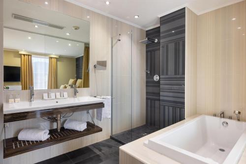 Best Western Plus Hôtel Massena Nice - image 9