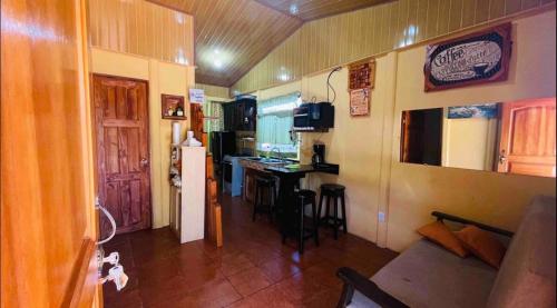 Casa con vista a valle de Dota y zona cafetalera in Santa María