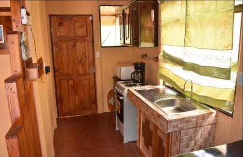 Casa con vista a valle de Dota y zona cafetalera in Santa María