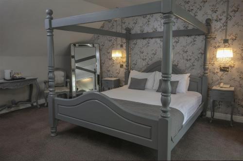 Suite, lake view