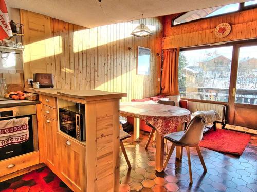 Appartement cosy avec balcon - idéal 4 pers - proche commerces et pistes de ski - FR-1-458-198 - Location saisonnière - Le Grand-Bornand