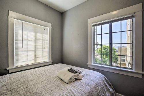 Cozy Apt Near GasLamp - image 2