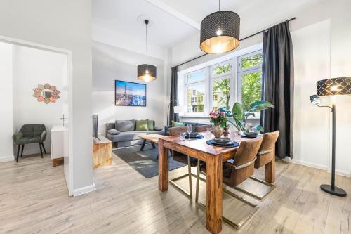 The Goethe Group Loft, 2 BR, 2 bath rooms, one living room, family friendly, 2-5 Guests, Berlin