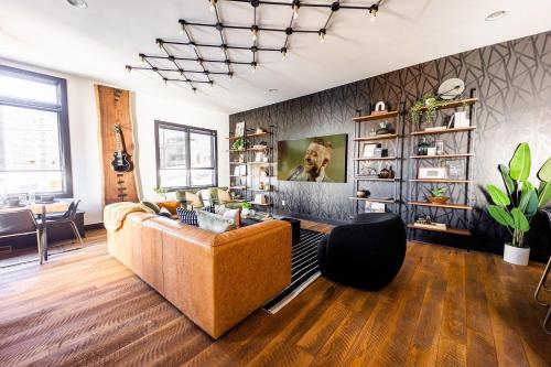 Two Lavish Gulch Homes - Mins to Broadway in Nashville, USA