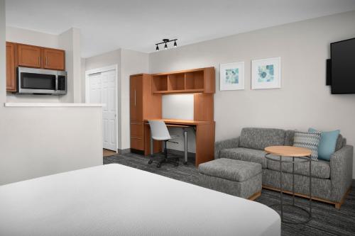 TownePlace Suites by Marriott Albuquerque Airport - image 7
