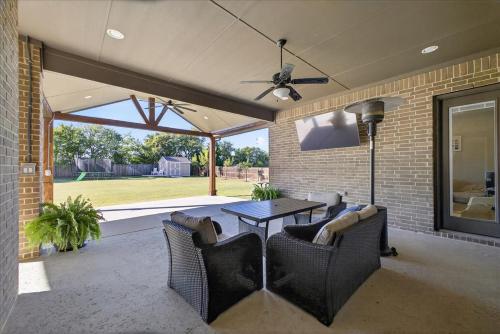 Midlothian Masterpiece with 5 Bedrooms in Midlothian (TX)