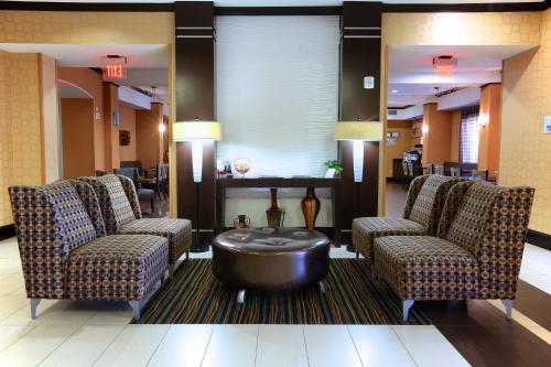 Holiday Inn Express Hotel & Suites Dallas West by IHG