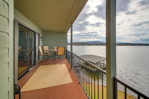 Sunset-View Resort Condo on Lake Hamilton! in Hot Springs, USA