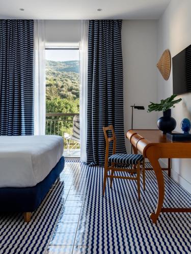 room detail thumbnail 1