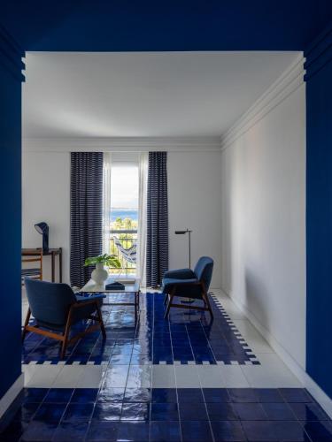 room detail thumbnail 1