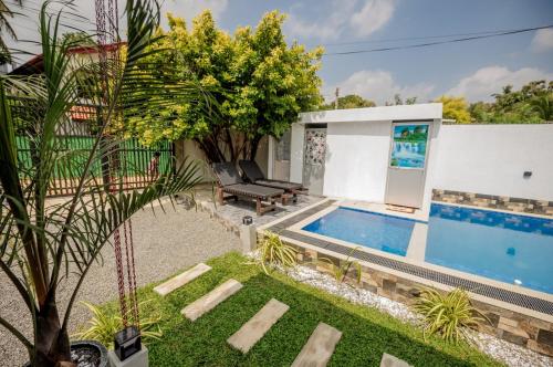 Indunil Family Residence With Pool Hiriketiya - image 5