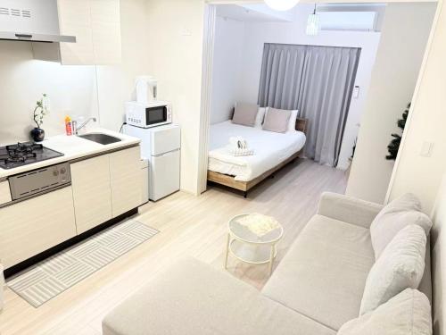 Ying-Higashi Shinjuku-SJ0061