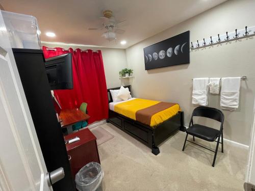 Room R1 with tempurpedic mattress and top facilities – khách sạn tại Edenvale