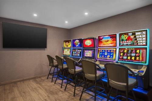 Holiday Inn Calgary Airport By IHG - image 4